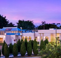 Shangri La Gardens Motel and Function Centre - Dalby Accommodation