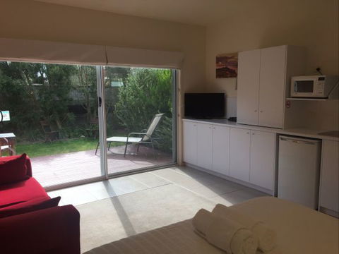 Springtide Studio Apartments - Dalby Accommodation 7