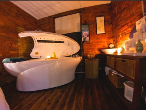 Sublime Spa Apartments On Murphy - Dalby Accommodation 7