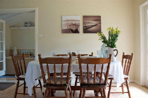 Sweetman Cottage - Dalby Accommodation 2