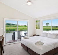 The Lakehouse at 201 - Dalby Accommodation
