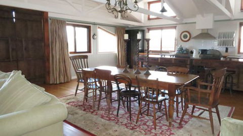 The Loch Barn - Dalby Accommodation 2