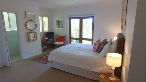 The Ridge Retreat Mollymook - Dalby Accommodation 4