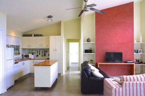 Tilba Coastal Retreat - Dalby Accommodation 2