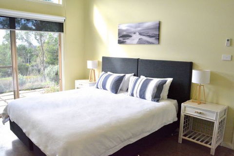 Tilba Coastal Retreat - Dalby Accommodation 3