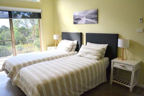 Tilba Coastal Retreat - Dalby Accommodation 4