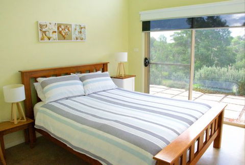 Tilba Coastal Retreat - Dalby Accommodation 5