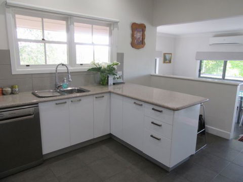 Valley View Cottage - Dalby Accommodation 1