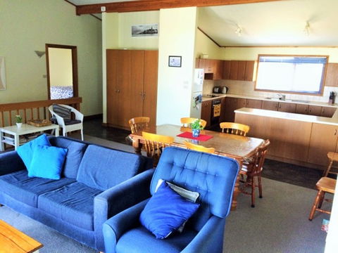 1/3 Strangways - Dalby Accommodation 5