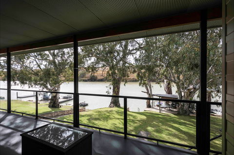 192 Page Drive Blanchetown -River Shack Rentals - Dalby Accommodation 1