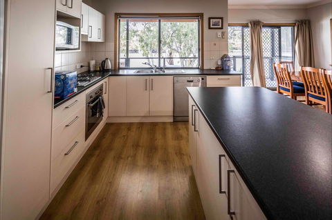 192 Page Drive Blanchetown -River Shack Rentals - Dalby Accommodation 6