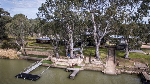 192 Page Drive Blanchetown -River Shack Rentals - Dalby Accommodation 9
