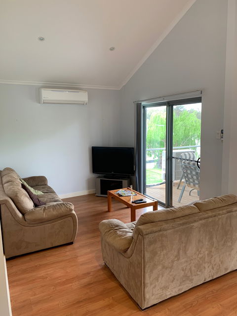 21 Old Murbko Road Morgan - River Shack Rentals - Dalby Accommodation 1