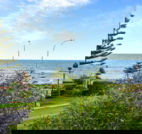 Ariadne - A Hop Skip and a Jump to the Beach with Sea Views - Dalby Accommodation