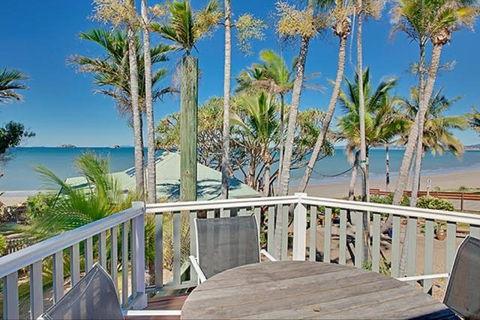 Beachfront Zilzie Holiday Home And Cottage - Dalby Accommodation 3