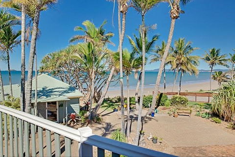 Beachfront Zilzie Holiday Home And Cottage - Dalby Accommodation 7