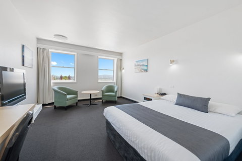 Coach House Launceston - Dalby Accommodation 3