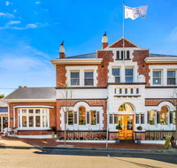Cygnet Old Bank BB - Dalby Accommodation