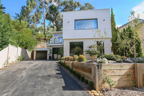 Divine - Dalby Accommodation 0