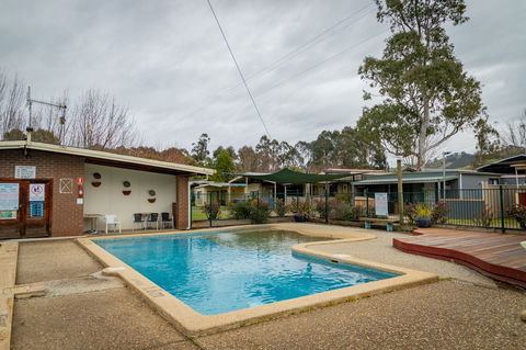 Eildon Riverside Holiday Park - Dalby Accommodation 7