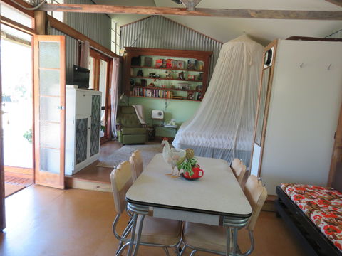 Fig Tree Retro Studio - Dalby Accommodation 7