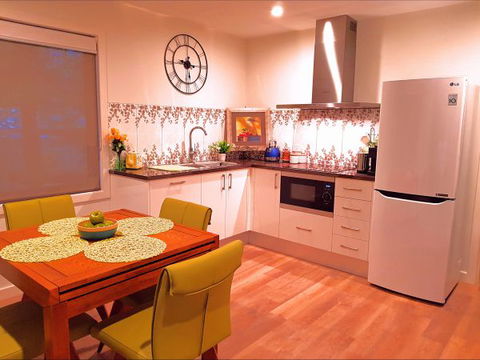 Fox And Hound Apartments - Dalby Accommodation 2