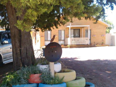 Lyns Hideaway - Dalby Accommodation 1