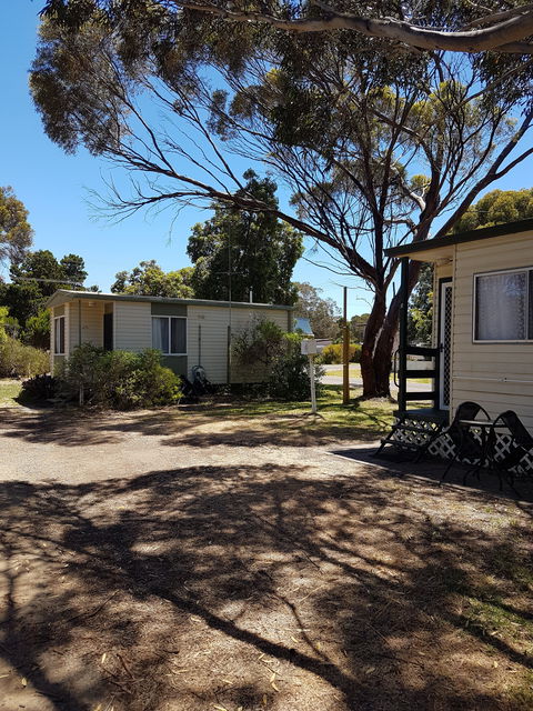 Kingscote Tourist Park And Family Units - Dalby Accommodation 1