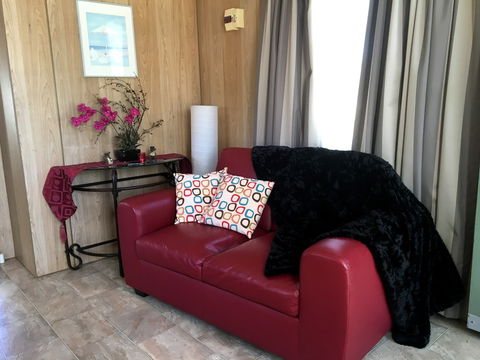 Kingscote Tourist Park And Family Units - Dalby Accommodation 3