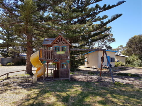 Kingscote Tourist Park And Family Units - Dalby Accommodation 7