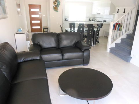 Oaklands Junction - Dalby Accommodation 1