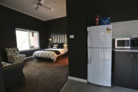 One Paddock Currency Creek Winery - Dalby Accommodation 2