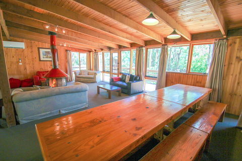Sambar Lodge - Dalby Accommodation 2