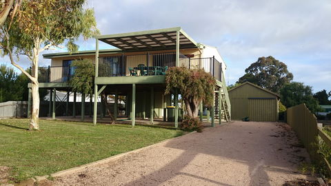 Sea Chant - Dalby Accommodation 0