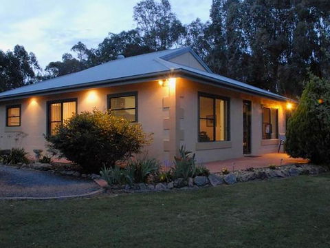Serena Cottages - Dalby Accommodation 0