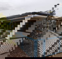 Shakona - Dalby Accommodation