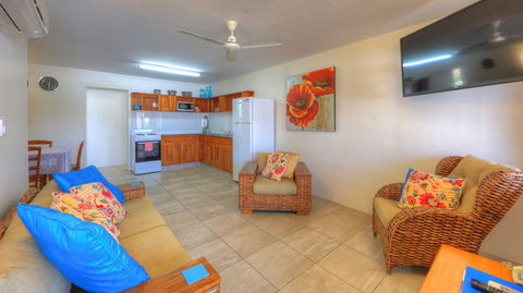 Sky View Units - Dalby Accommodation 2