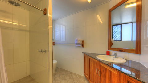 Sky View Units - Dalby Accommodation 3