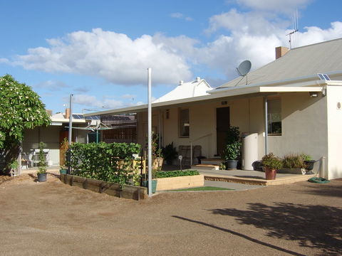Squatters Cottage - Dalby Accommodation 8