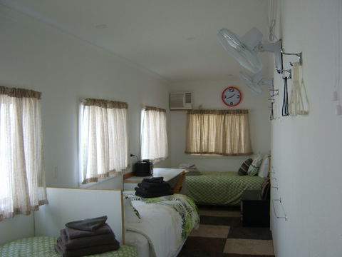 Squatters Cottage - Dalby Accommodation 9