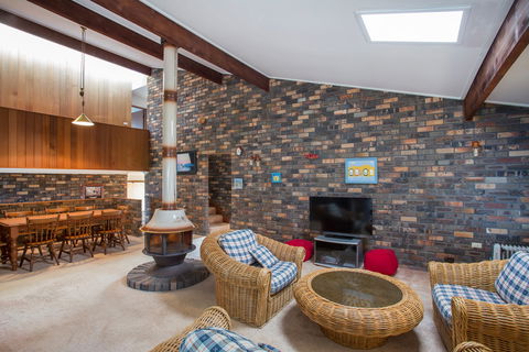 Stunning Clifftop - Dalby Accommodation 1