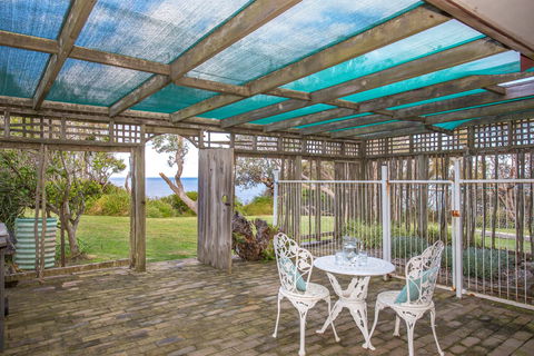 Stunning Clifftop - Dalby Accommodation 5