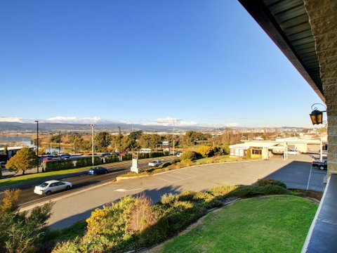 Tamar River Villas - Dalby Accommodation 0