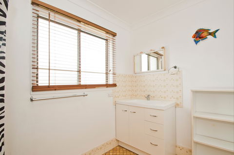 Tea Tree Cottage - Dalby Accommodation 5