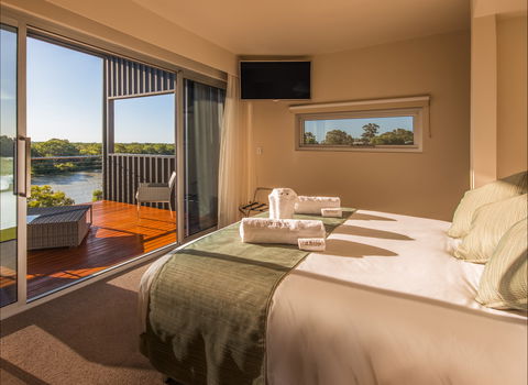 The Frames - Luxury Riverland Accommodation - Dalby Accommodation 2