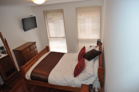 The Pommy Tree Bed And Breakfast - Dalby Accommodation 1