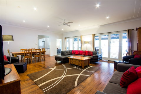 The Retreat Port Stephens - Dalby Accommodation 1