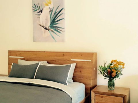 Tilba Lake House - Dalby Accommodation 1