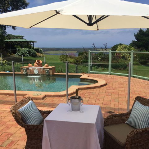 Tilba Lake House - Dalby Accommodation 2