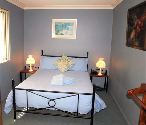 Waratah Cottage - Dalby Accommodation 3